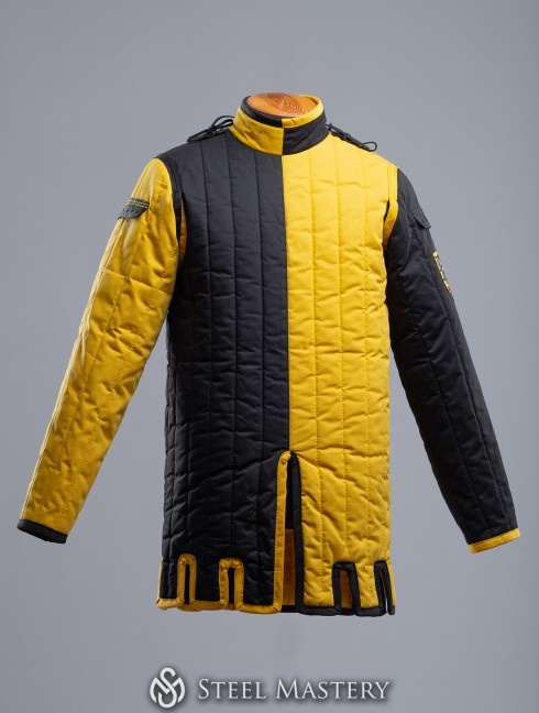 European gambeson front closed Gambesón.
