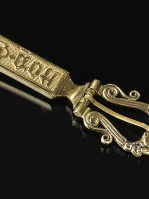 Medieval decorative bronze belt buckle Fibbie