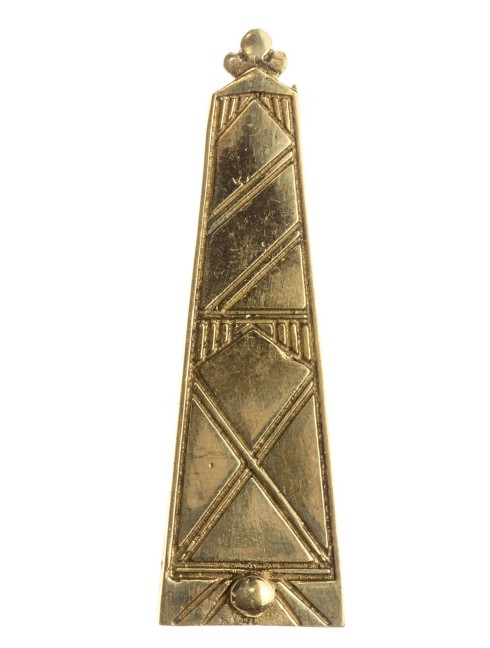 Medieval strip decorated metal belt strapend Strapends