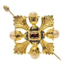 Dutch medieval decorative brooch with pearls image-1