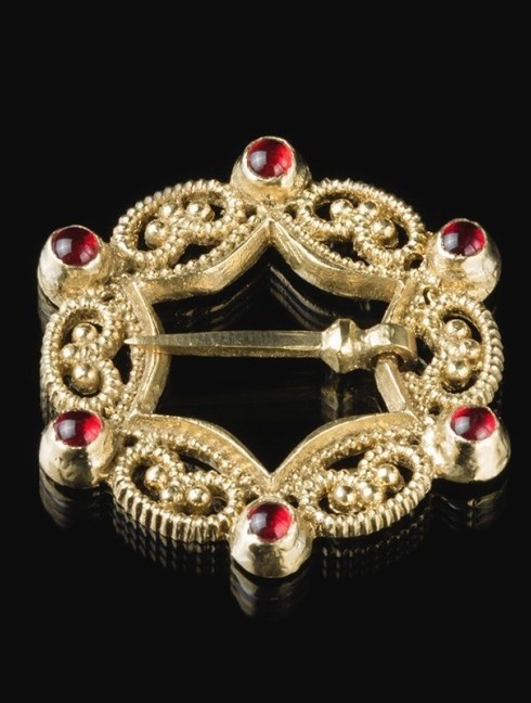 Medieval German brass brooch, XIV century Spille e cerniere