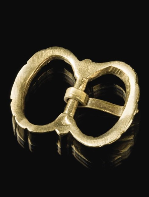 Medieval European brass buckle, XV century Fibbie