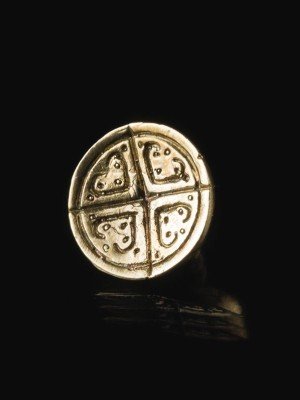 Medieval European cast button with pattern Buttons, hooks, pins