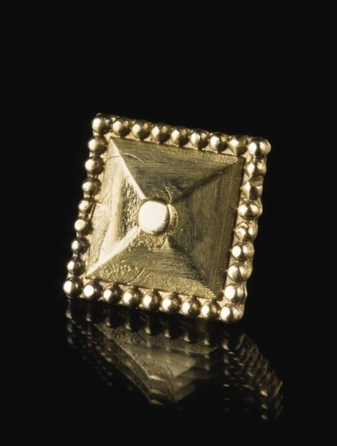 Belt mount of the XIV century Montaggio cinture