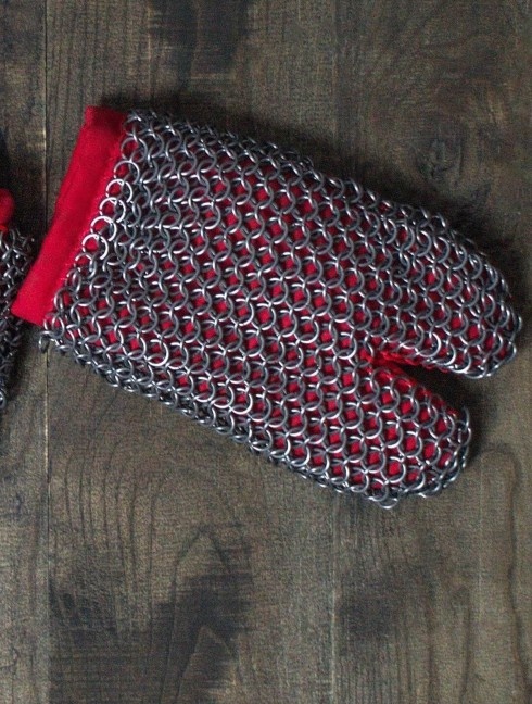Padded gauntlets with full chain mail protection Schuppen- und Kettenhanschuhe/Fäustlinge