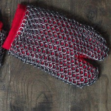 Padded gauntlets with full chain mail protection image-1
