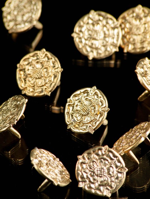 Medieval cast bronze mount “Rose”, XIV-XVI centuries (5 pcs) Monturas de cinto