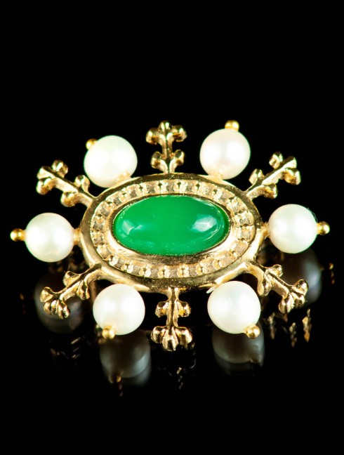 Medieval brooch with green onyx, XIV-XV centuries Brooches and fasteners