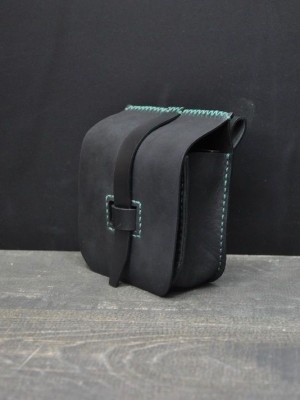 Black leather belt bag Sacs