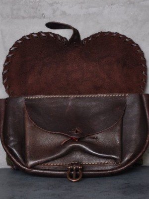 Leather bag with embossed lettering Borse