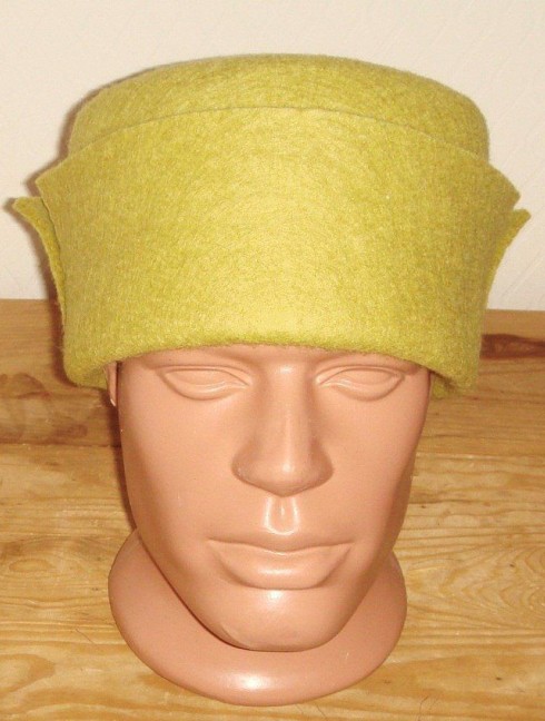 Mongolian hat of the XIII-XIV centuries Copricapo