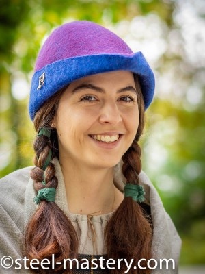 Two-coloured Tyrolean hat