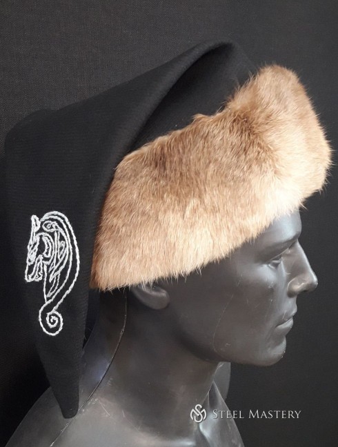Viking hat with emroidery Copricapo