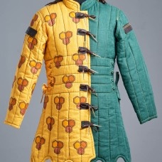 Women's gambeson image-1