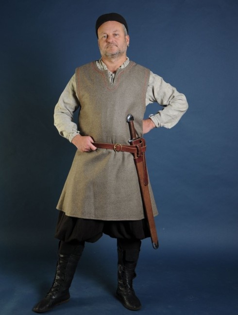 Woolen uncolored  medieval tunic of IX-XII centuries   Prêt à expédier