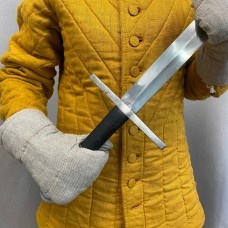 Padded mittens for medieval fencing image-1