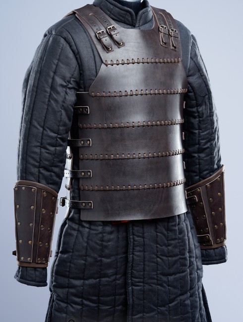 Leather armor costume in style of Bëor the Old Armure de plaques