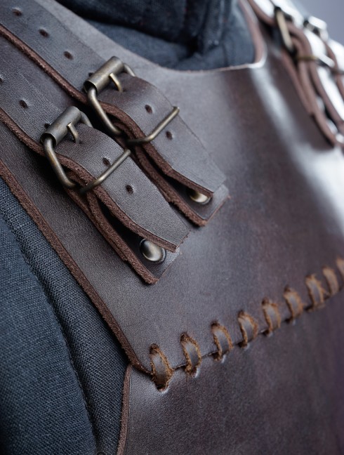Leather armor costume in style of Bëor the Old Armadura de placas