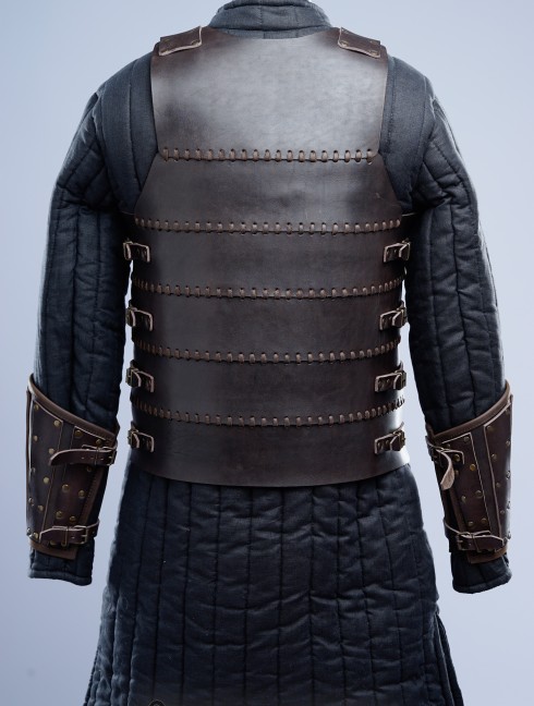 Leather armor costume in style of Bëor the Old Armadura de placas