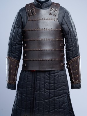 Leather armor costume in style of Bëor the Old Armure de plaques