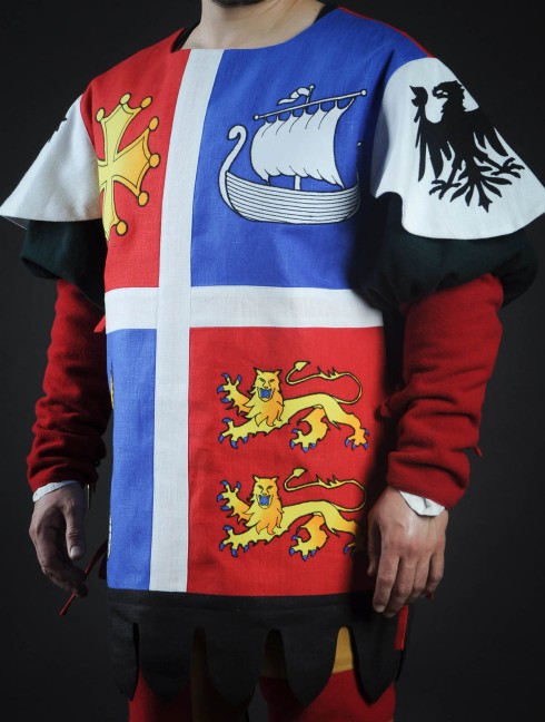 Quarter colored tabard with boat, tower and lions Body