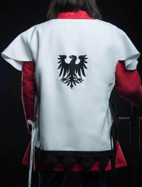 Half-colored tabard with black and white half-eagles  Mittelalterliche Kleidung