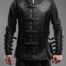 Leather vest in Renaissance style image-1