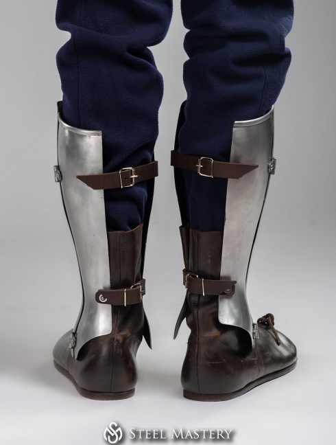Three quarters greaves, XV century Plattenrüstungen