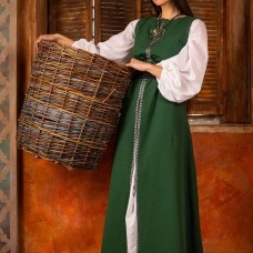 Medieval style dresse "Retenue" image-1