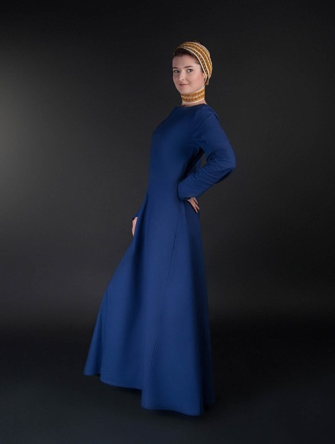 Medieval style dress with wide belt Vestimenta medieval
