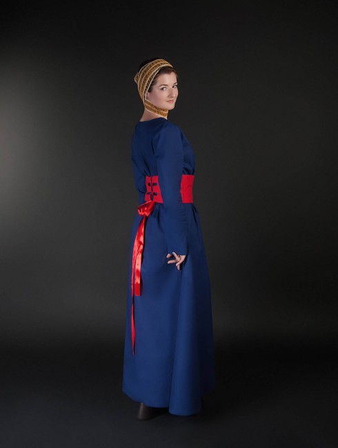 Medieval style dress with wide belt Mittelalterliche Kleidung