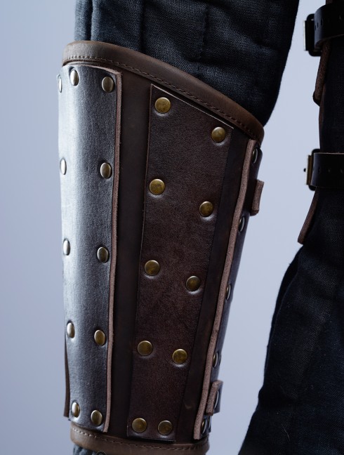 Leather brigandine bracers Armadura de placas