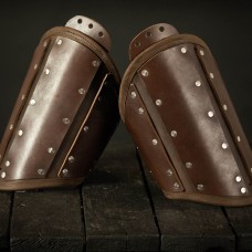 Leather brigandine protection of upper part of arm image-1