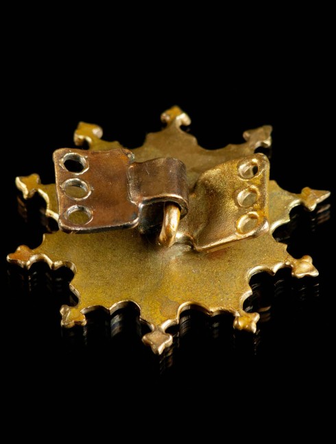 Medieval enameled fastener, XIII-XV centuries Spille e cerniere