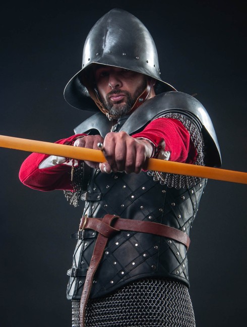 Leather vest and bracers with diamond pattern Armure de plaques
