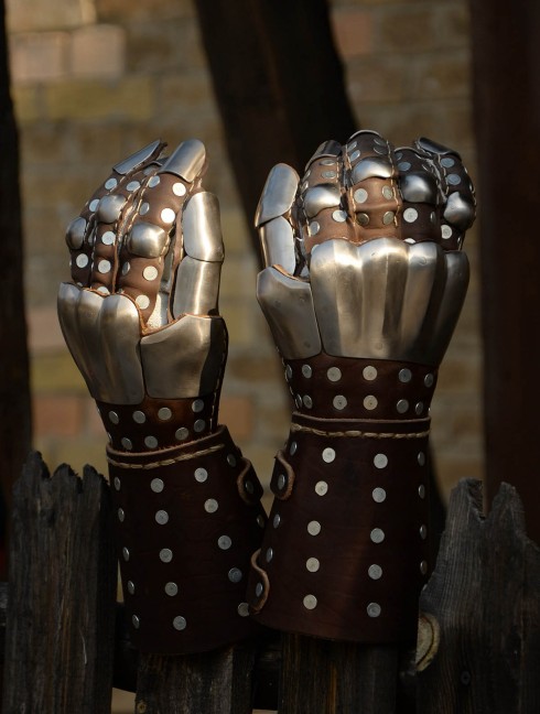 Visby brigandine gauntlets Brigandine armor