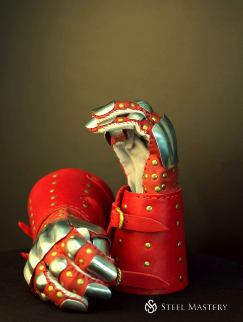 Visby brigandine gauntlets Gantelets et mitaines de brigandine