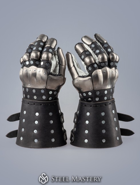 Visby brigandine gauntlets Guanteletes y manoplas de brigandina