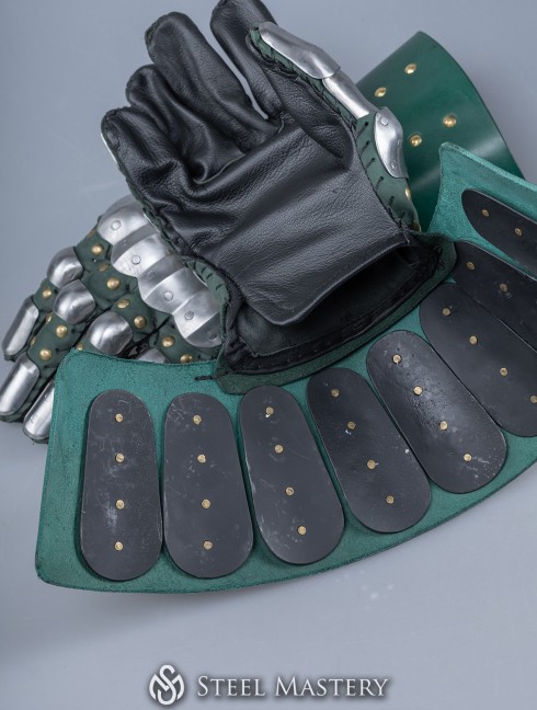 Visby brigandine gauntlets Brigandine armor