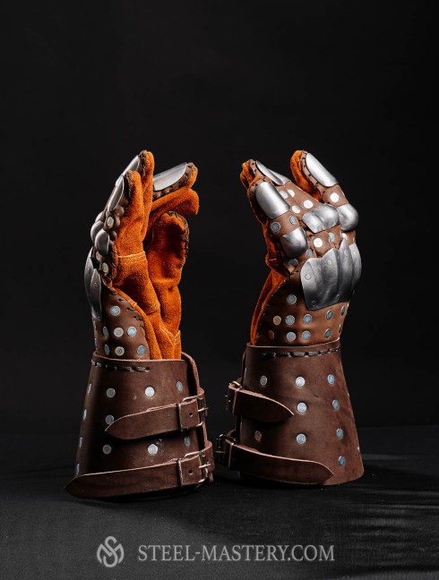 Visby brigandine gauntlets Brigandine armor