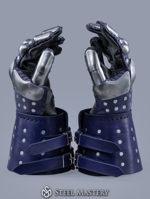 Visby brigandine gauntlets Guanti brigantini e muffole