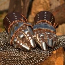 Visby brigandine gauntlets image-1