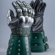 Visby brigandine gauntlets image-1