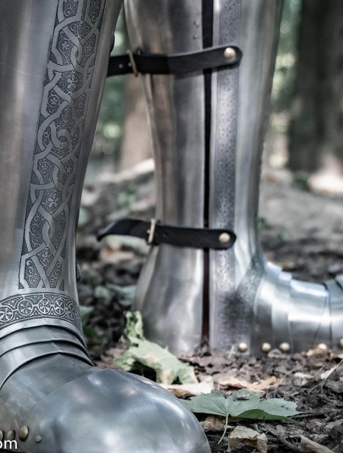 Full plate legs, part of full plate armor (garniture) of George Clifford, end of the XVI century  Corazza