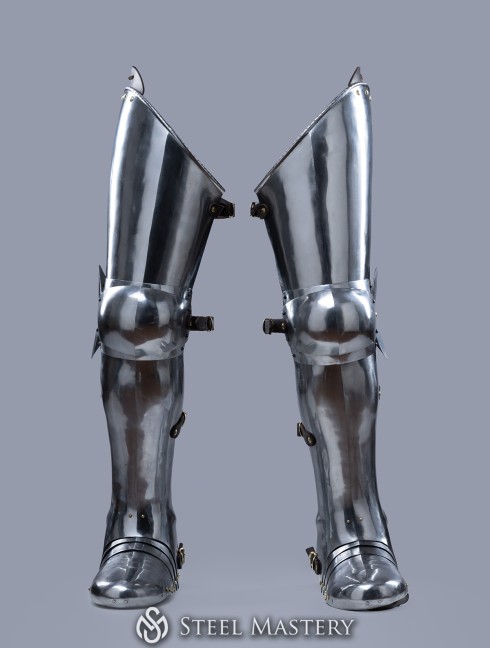 Full plate legs, part of full plate armor (garniture) of George Clifford, end of the XVI century  Corazza