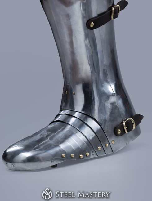 Full plate legs, part of full plate armor (garniture) of George Clifford, end of the XVI century  Corazza