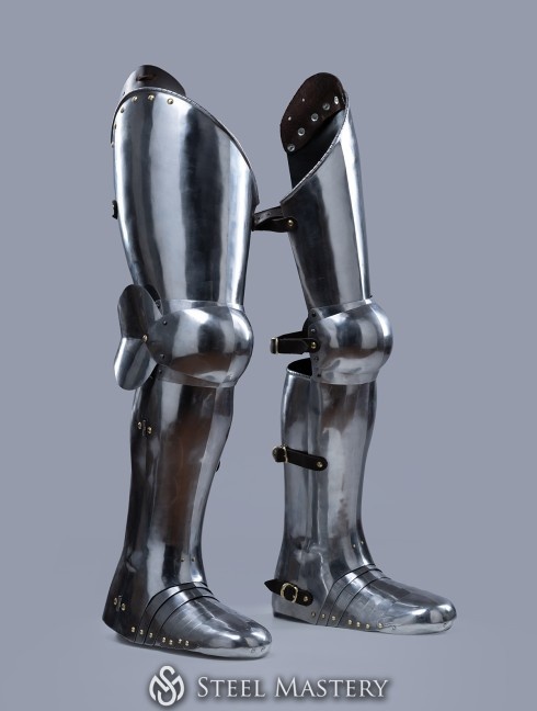 Full plate legs, part of full plate armor (garniture) of George Clifford, end of the XVI century  Plattenrüstungen