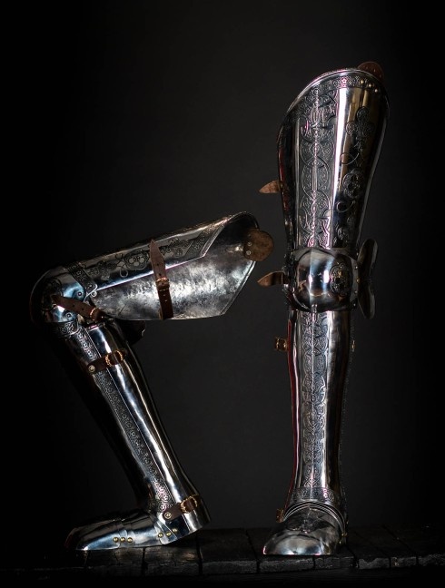 Full plate legs, part of full plate armor (garniture) of George Clifford, end of the XVI century  Plattenrüstungen