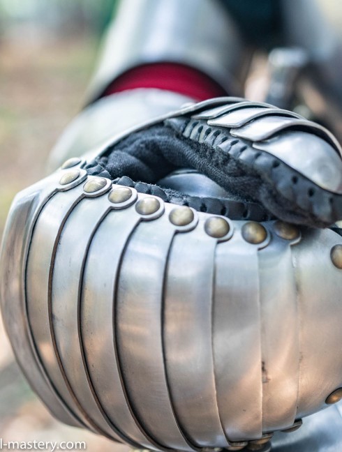 Gauntlets, part of full plate armor (garniture) of George Clifford, end of the XVI century Plate armor
