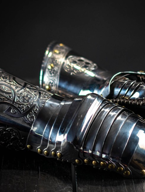 Gauntlets, part of full plate armor (garniture) of George Clifford, end of the XVI century Plate armor